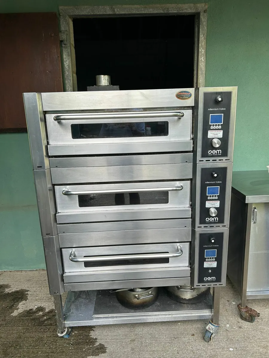 Liquidation sale catering equipment - Image 1