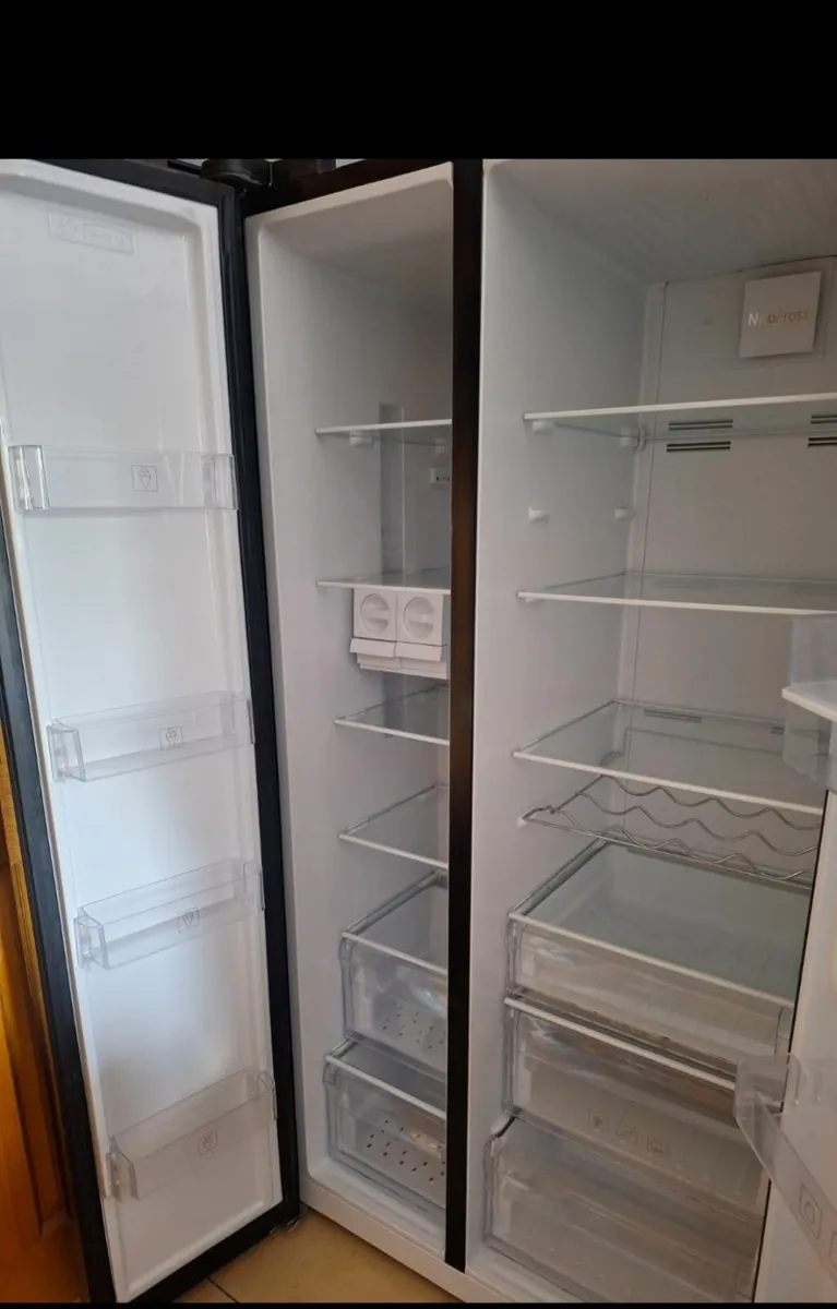 Beko American style fridge freezer - Image 2