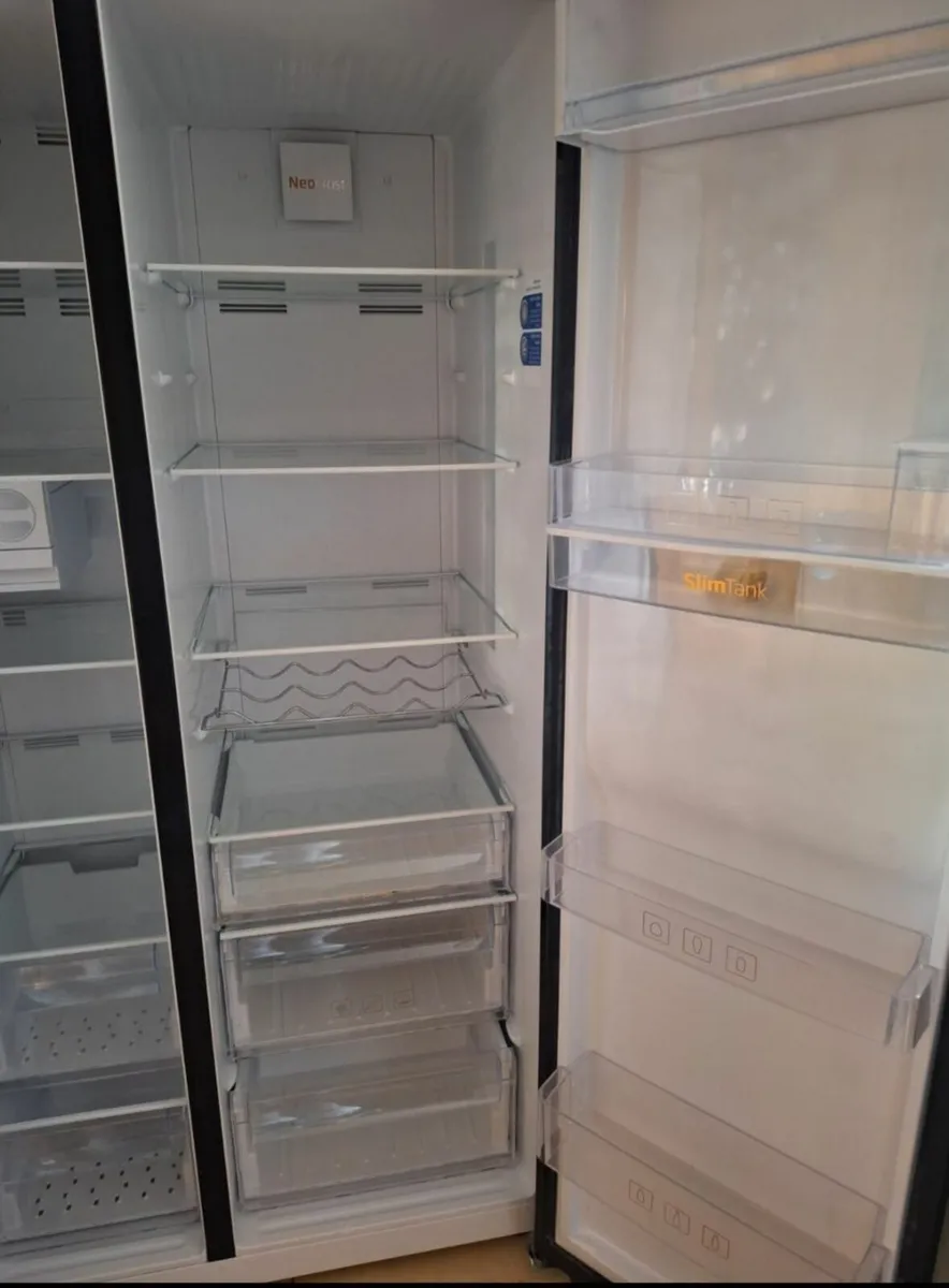 Beko American style fridge freezer - Image 4