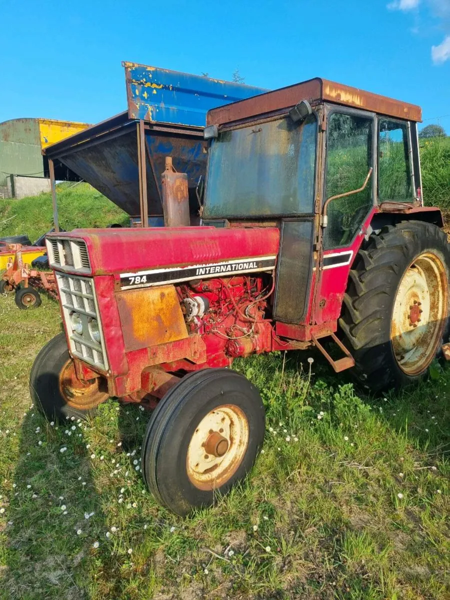 International 784 - Image 3