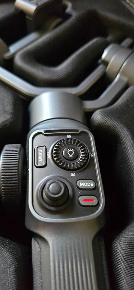 Zhiyun Smooth 5 Gimbal - Image 2