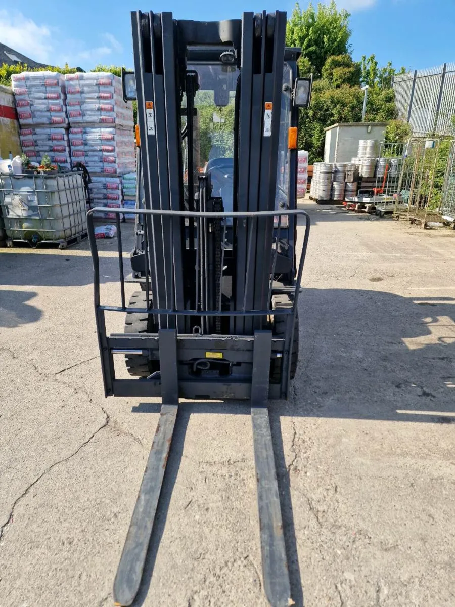 Doosan 2.5 Ton Forklift - Image 2