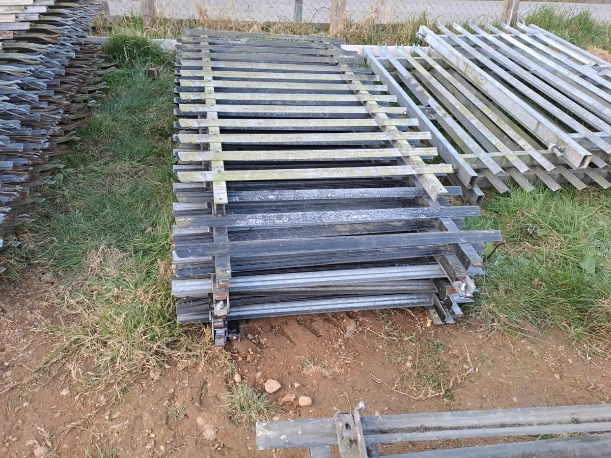 Galvanised Railings - Image 3