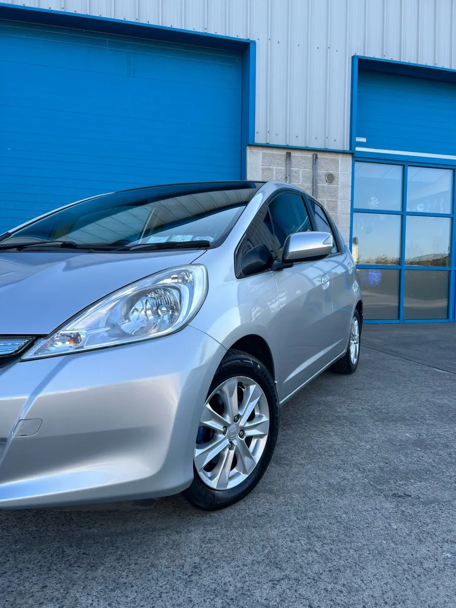 2012 Honda Fit Auto Hybrid New NCT - Image 2
