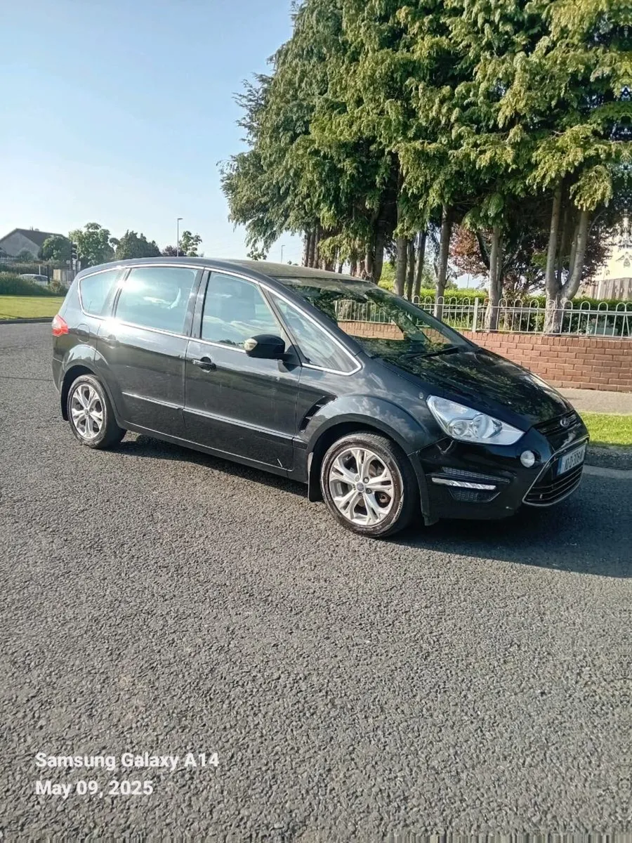 FORD S-MAX 7 SEATER TITANIUM.. LOW MILEAGE - Image 4