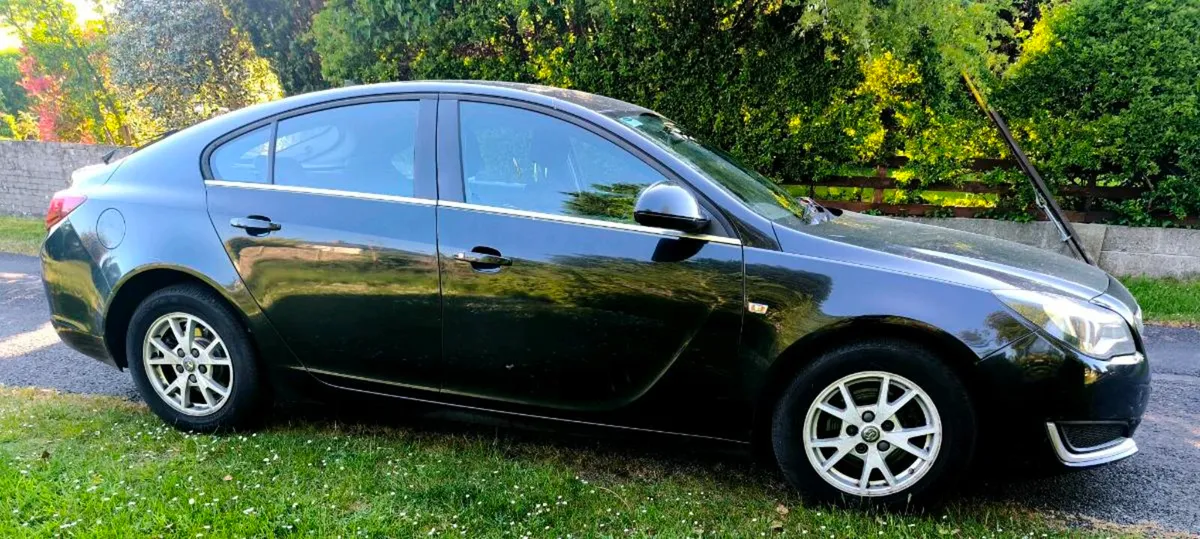 Opel Insignia - Image 1