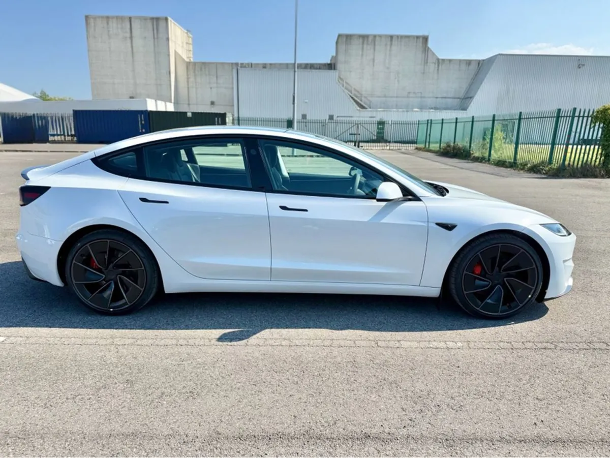 Tesla Model 3 Performance - Image 3