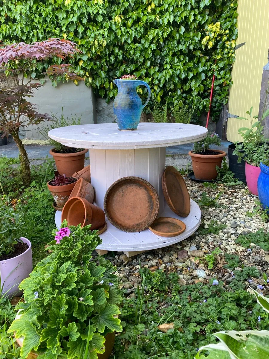 Summer garden table - Image 1