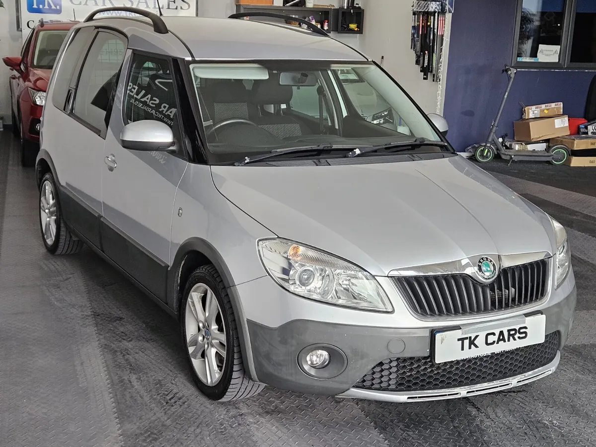 12 SKODA ROOMSTER SCOUT 1.6 DIESEL - Image 2