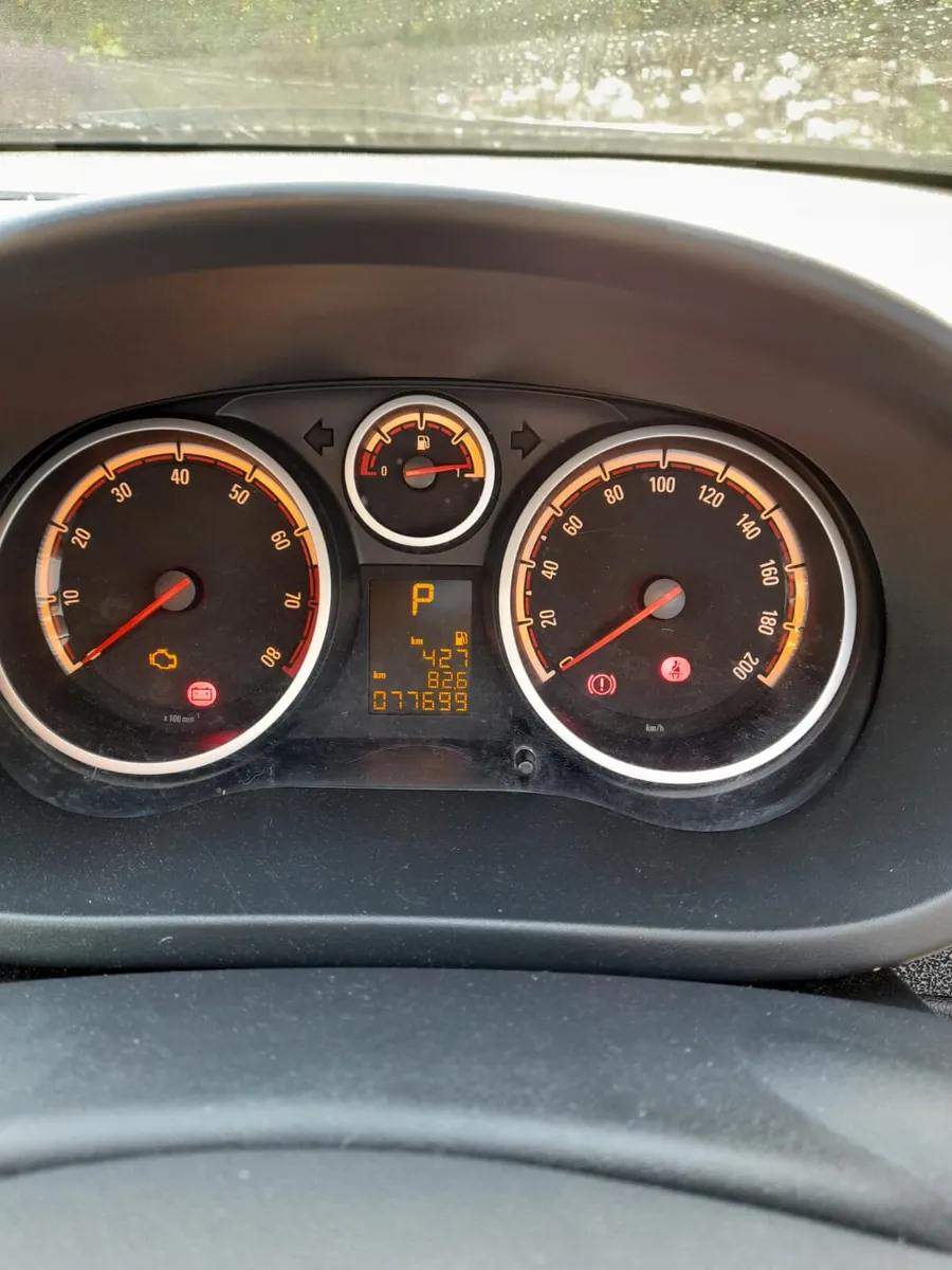 Opel Corsa 2012 AUTOMATIC - Image 2