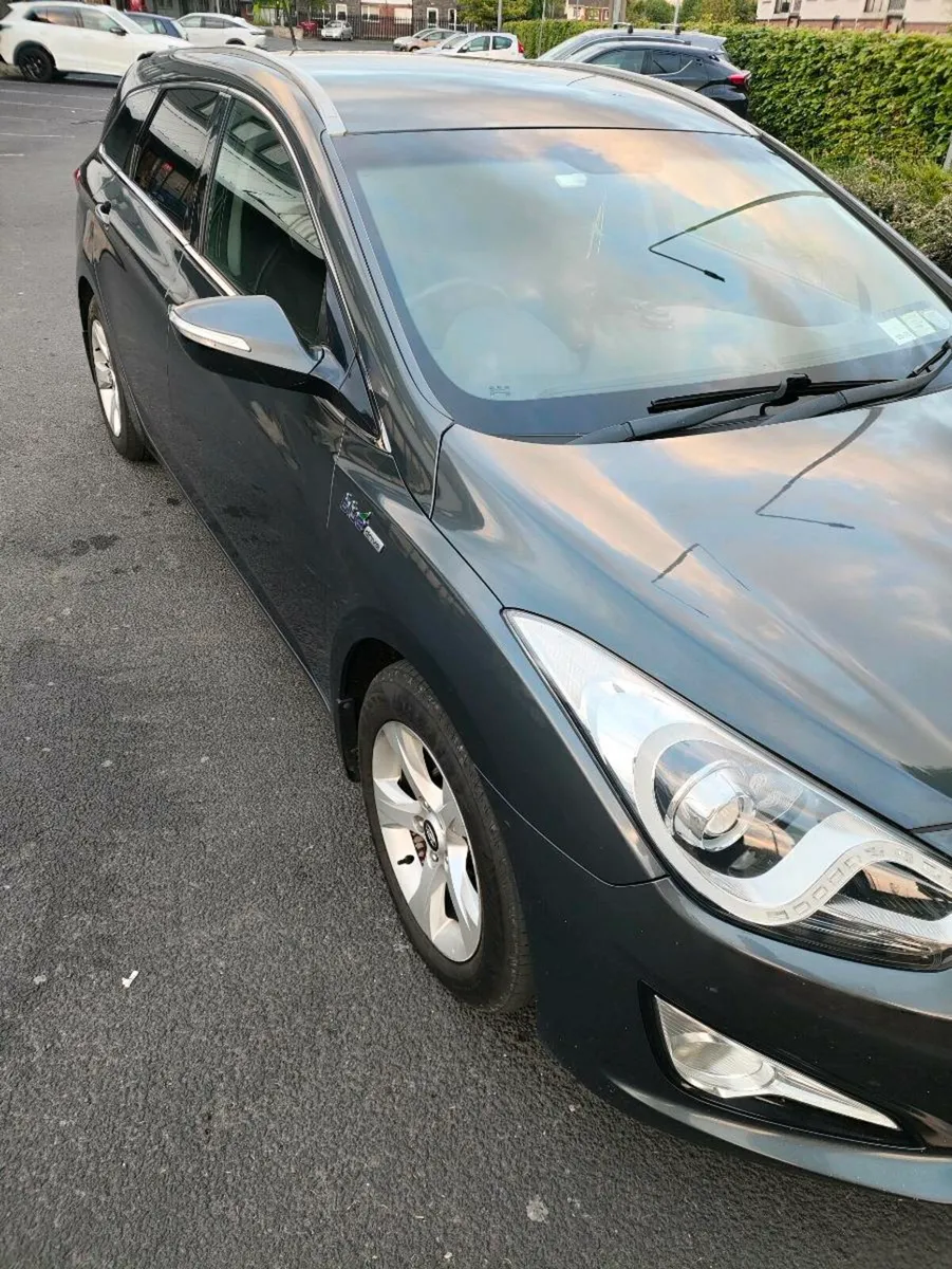 2012 Hyundai i40 Executive Low Mileage - Image 2