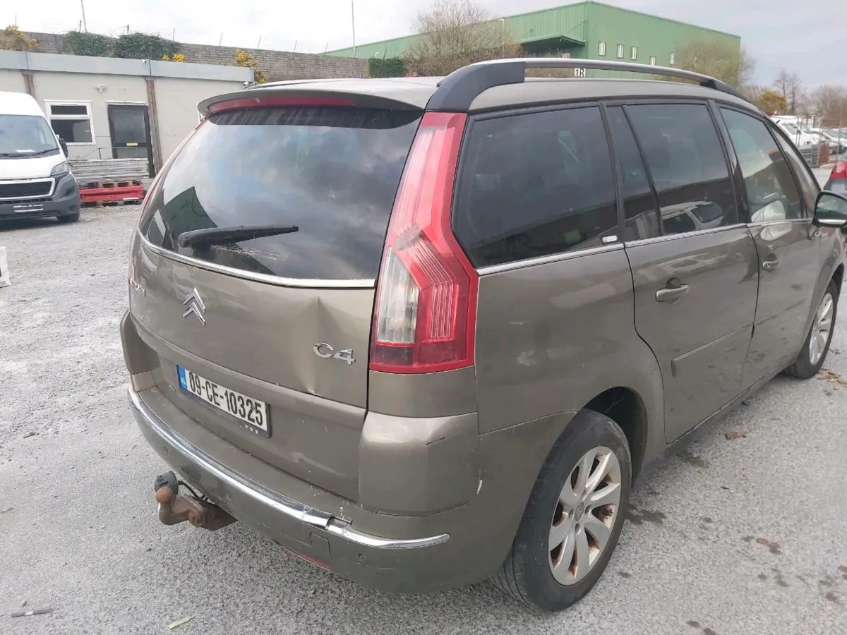 Car - Image 3