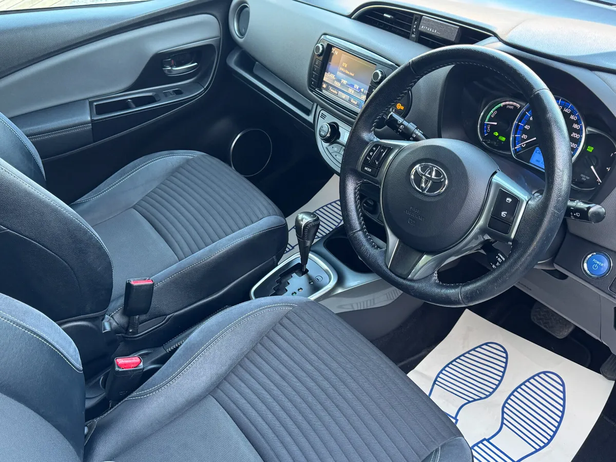 2015 Toyota Yaris 1.5 Hybrid - Image 2