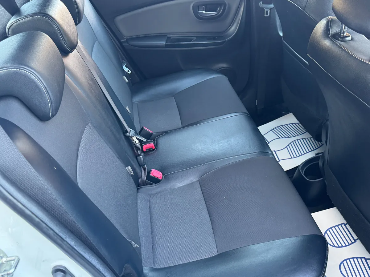 2015 Toyota Yaris 1.5 Hybrid - Image 4