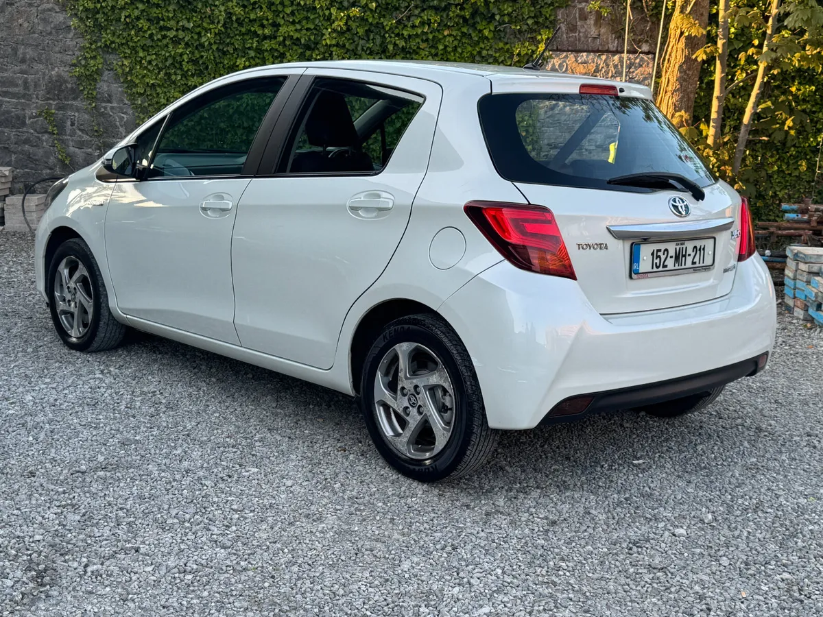 2015 Toyota Yaris 1.5 Hybrid - Image 3