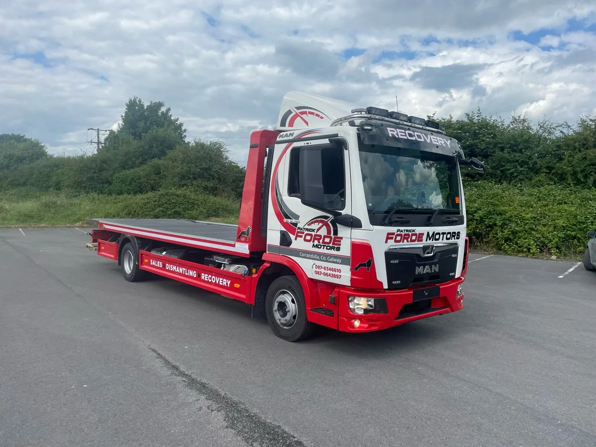 232 g 247 man 12T recovery truck for sale - Image 1