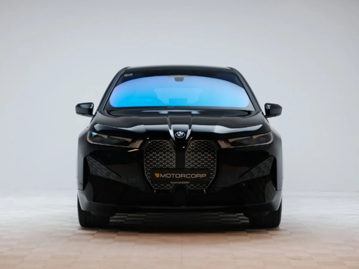 BMW IX 40 M Sport Xdrive - Image 2