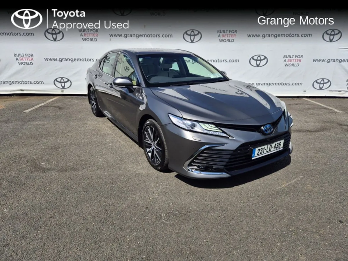 Toyota Camry 2.5 Platinum Edition SAL - Image 1
