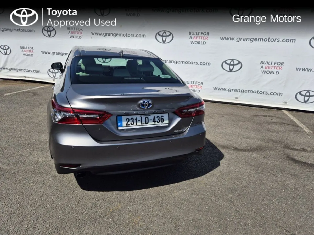 Toyota Camry 2.5 Platinum Edition SAL - Image 4