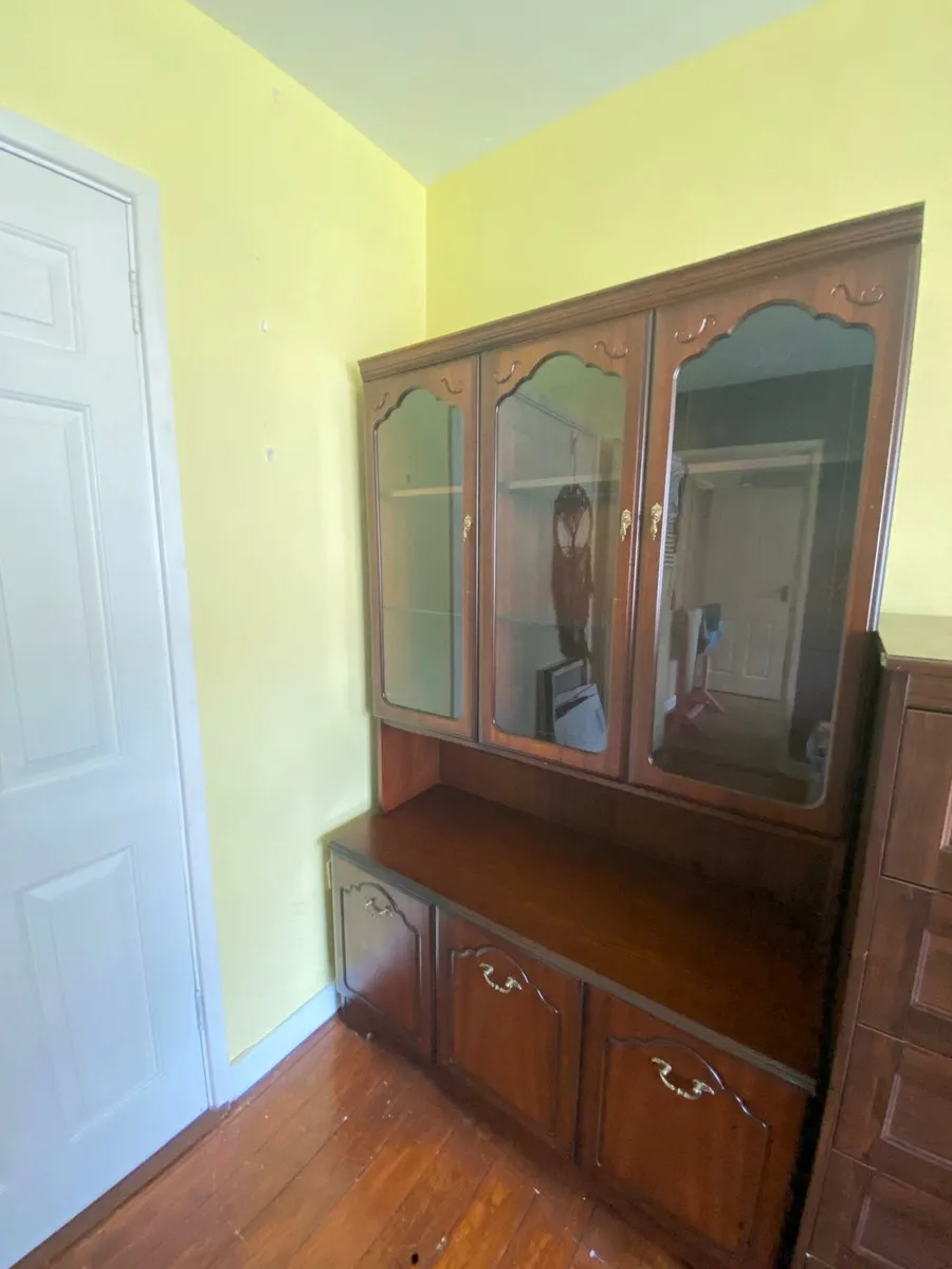 Mahogany glass cabinet - Image 2