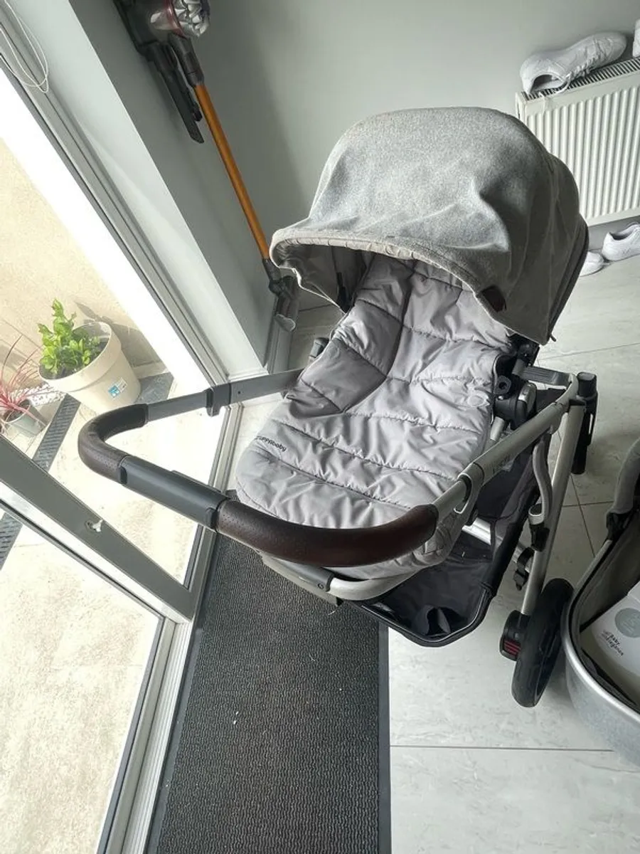 Uppababy v2 Grey - Image 2