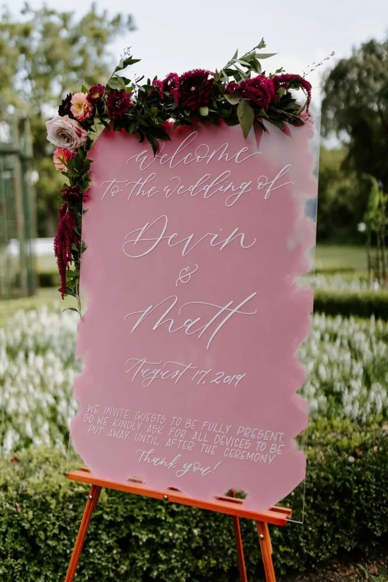 Wedding decorations and signs - Image 3
