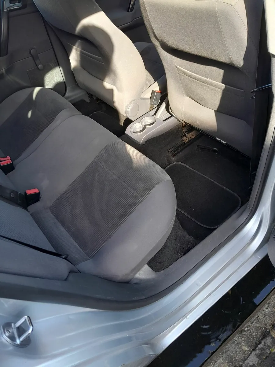 Volkswagen Polo 2008 - Image 2