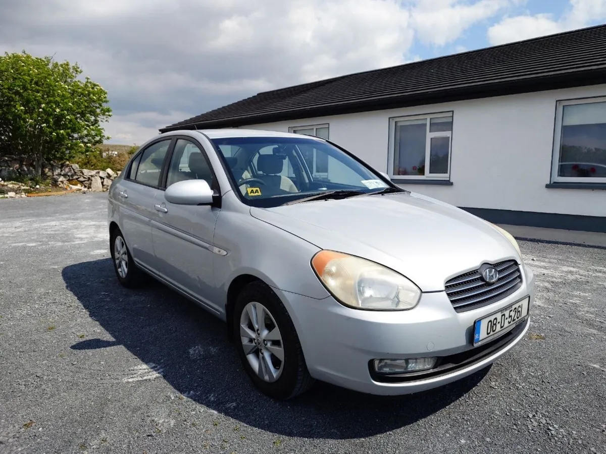 Hyundai accent 2008. NEW NCT. LOW KM. - Image 1