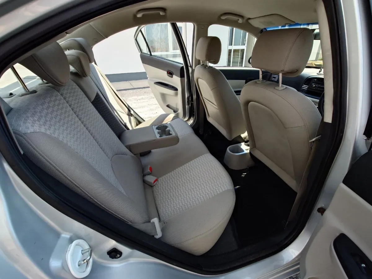 Hyundai accent 2008. NEW NCT. LOW KM. - Image 3