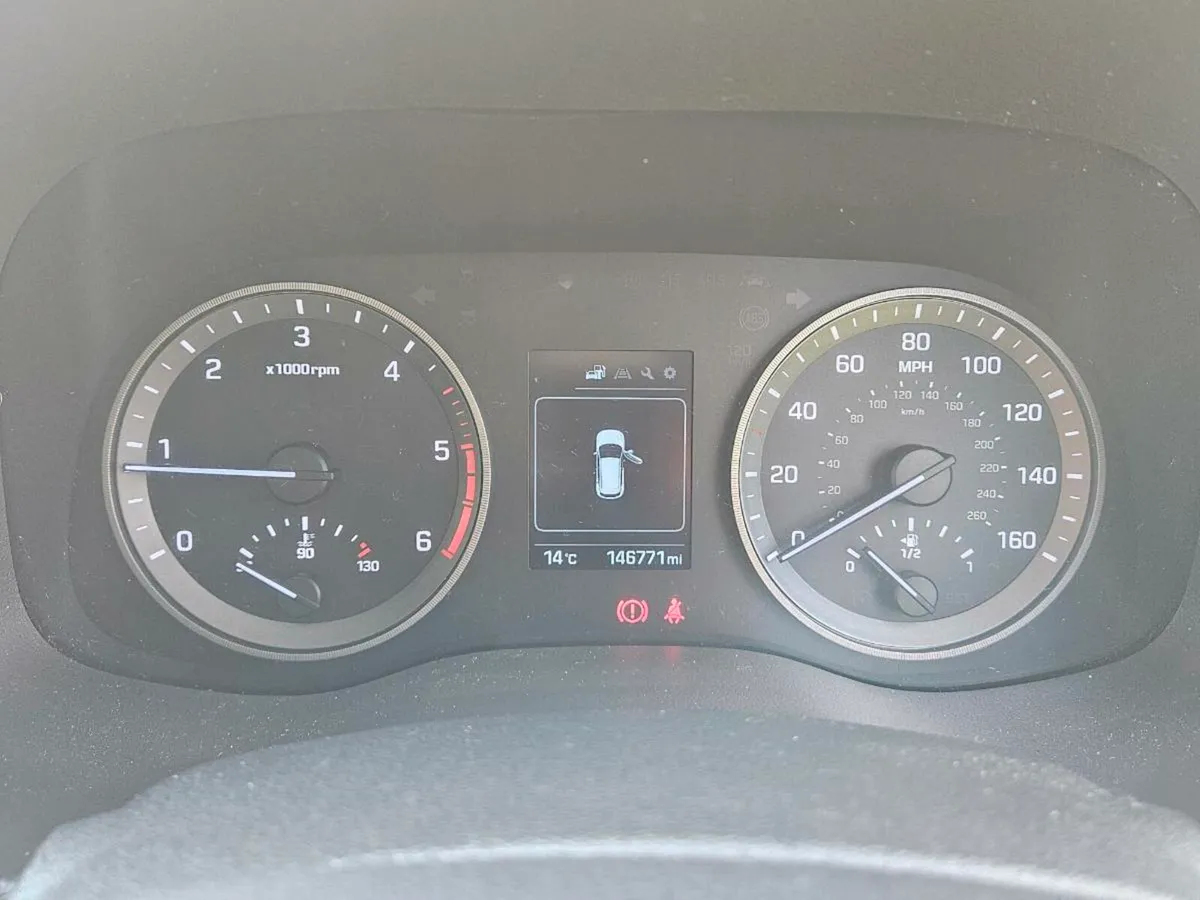 Hyundai tucson 1.7 crdi blue drive - Image 3