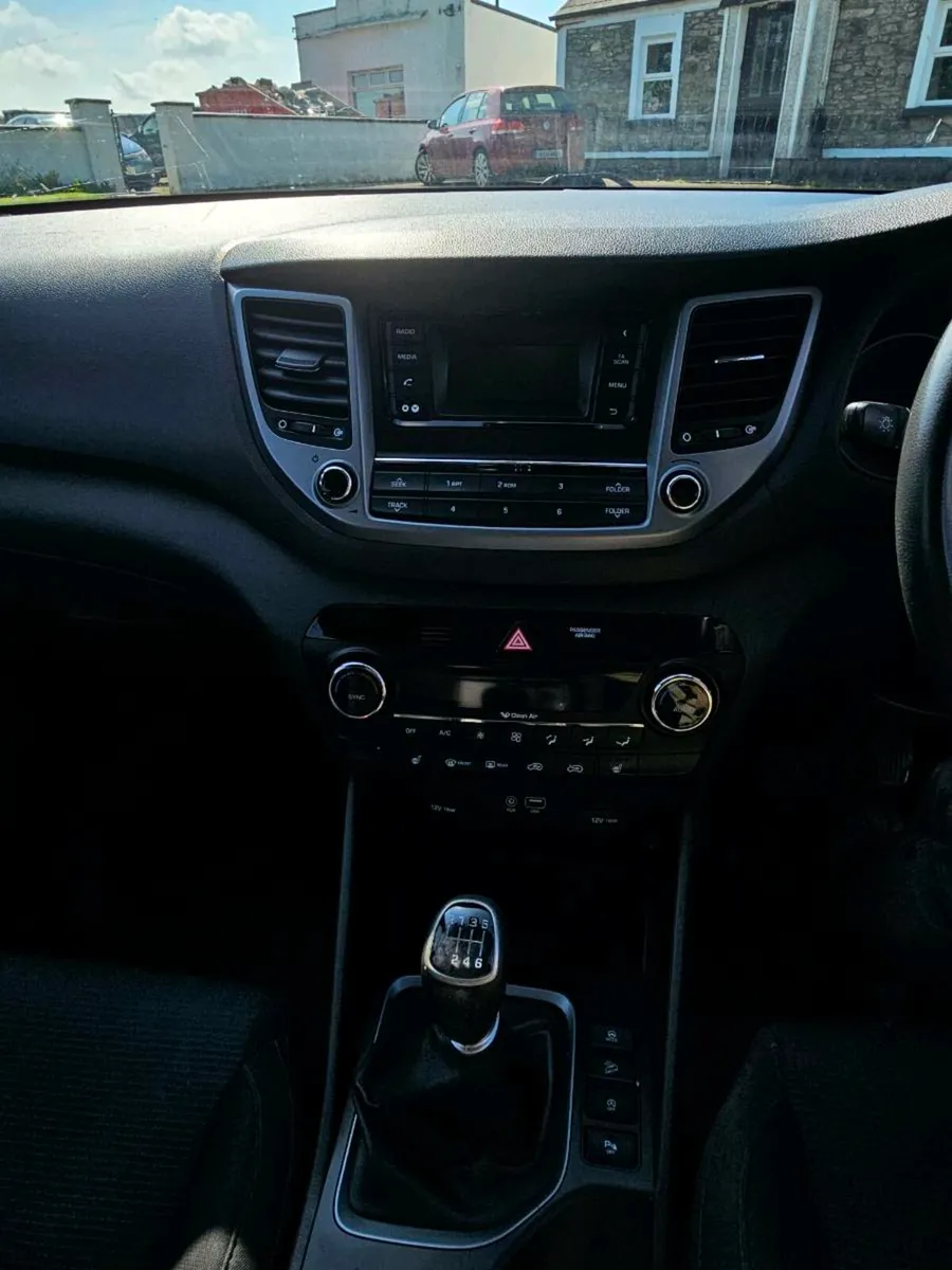 Hyundai tucson 1.7 crdi blue drive - Image 4