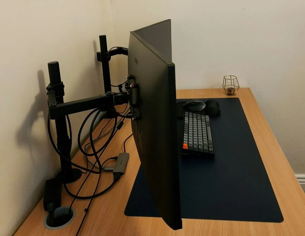 2 Monitors | PHILIPS 4K Ultra HD | Free Desk and Mat - Image 2
