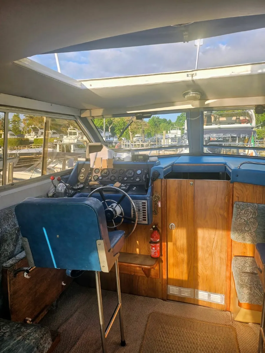 Cruiser Boat - Image 4
