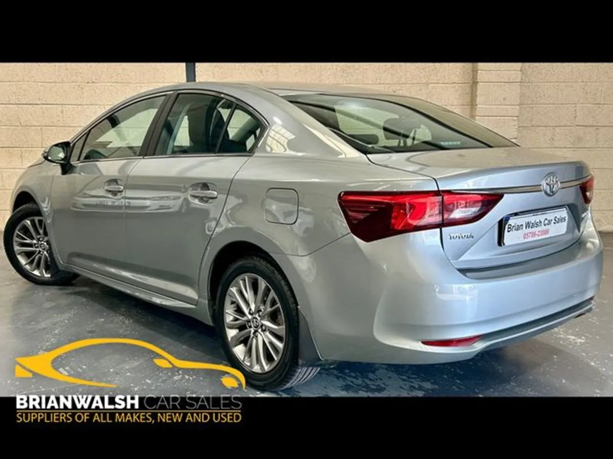 Toyota Avensis 1.6 D Luna NAV 4DR - Image 3