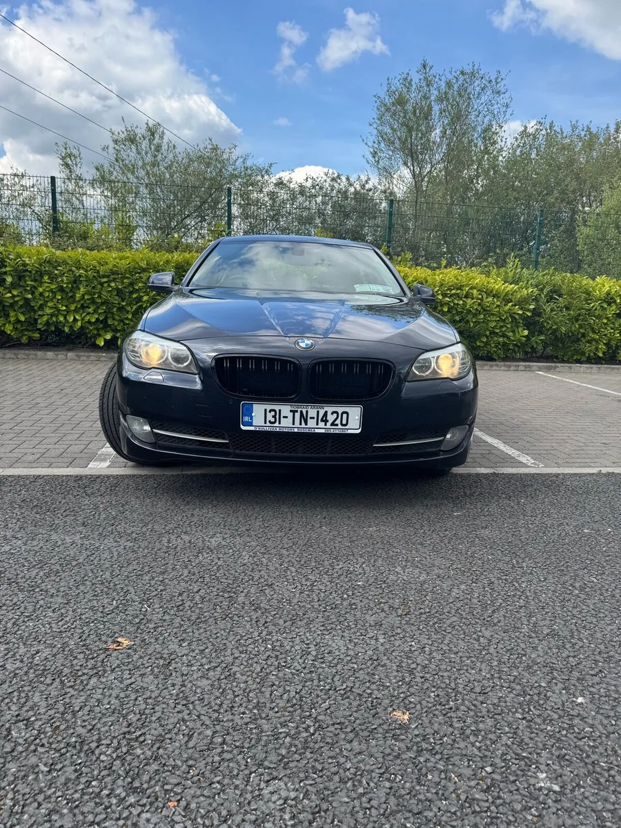 BMW 5-Series 520d 2013 - Image 2