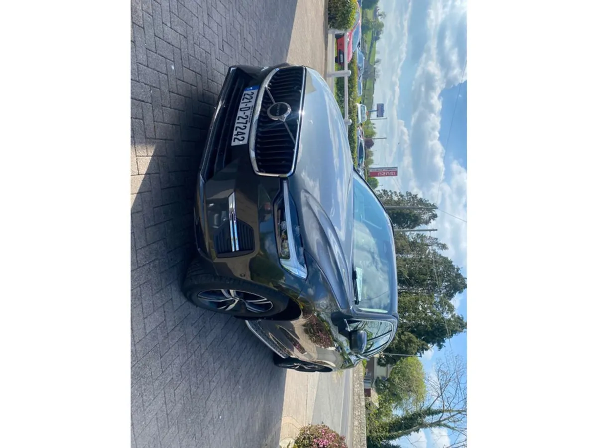 Volvo XC60 B4 D Momentum AWD 5DR Auto - Image 3
