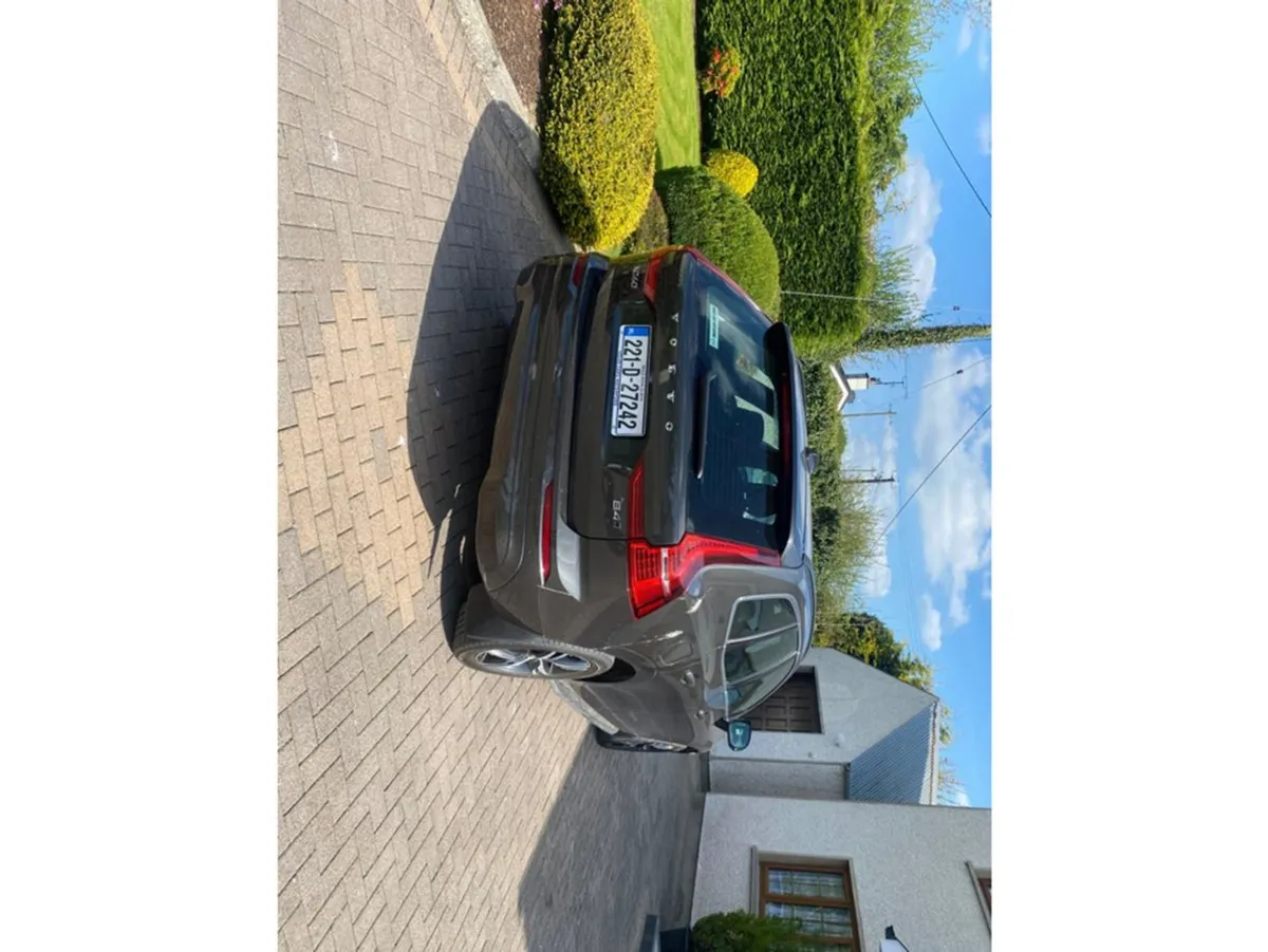 Volvo XC60 B4 D Momentum AWD 5DR Auto - Image 4