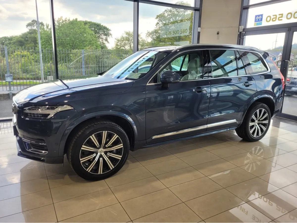 Volvo XC90 B5 AWD Inscription AT 5DR Auto - Image 1