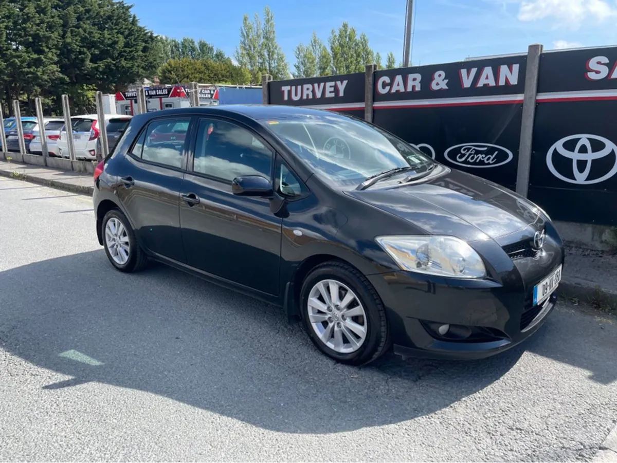 Toyota Auris 1.4 D-4d 5DR Luna - Image 2