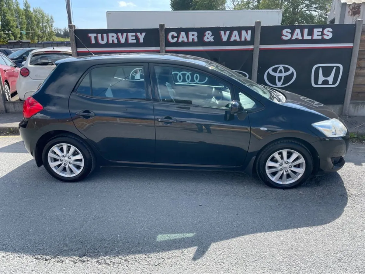 Toyota Auris 1.4 D-4d 5DR Luna - Image 3