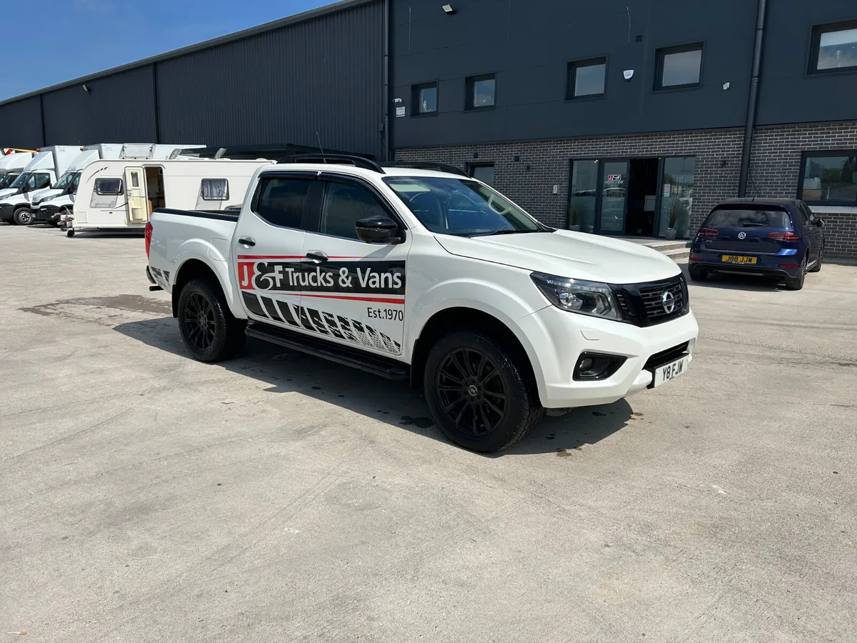 Nissan Navara 2021 n guard top spec ni jeep - Image 1