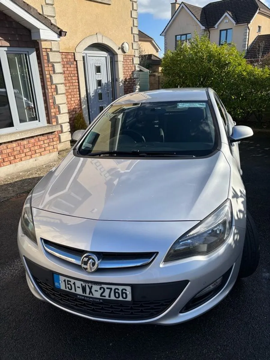2015 Vauxhall Astra - Image 1