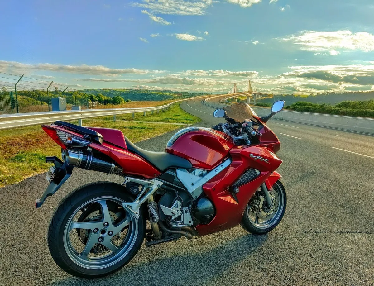 2007 Honda VFR 800 - Image 1