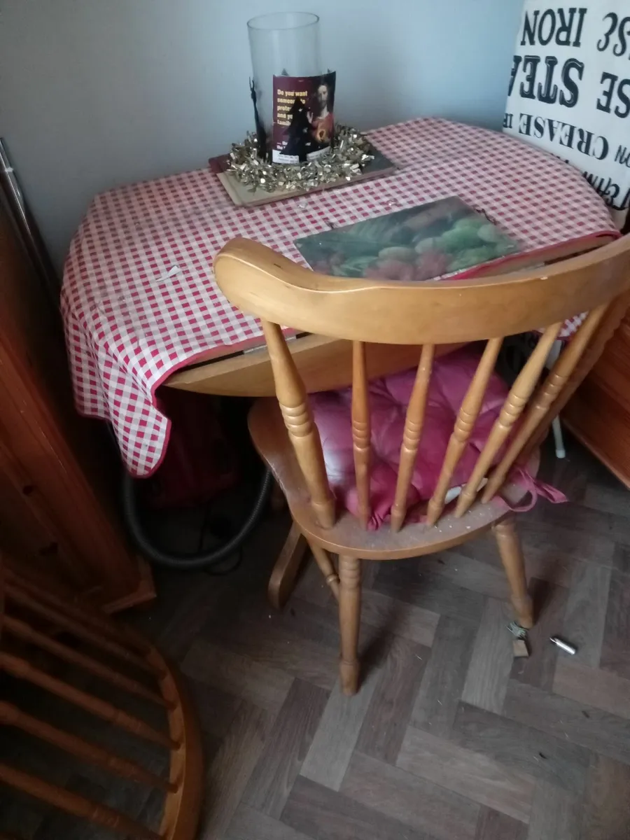Table and 3chairs - Image 2