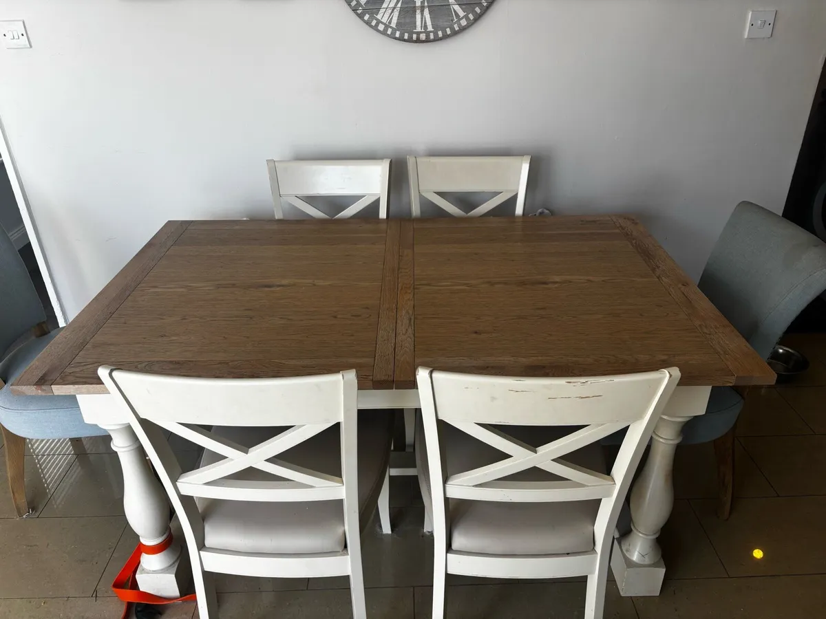 Kitchen table and chairs - Image 2