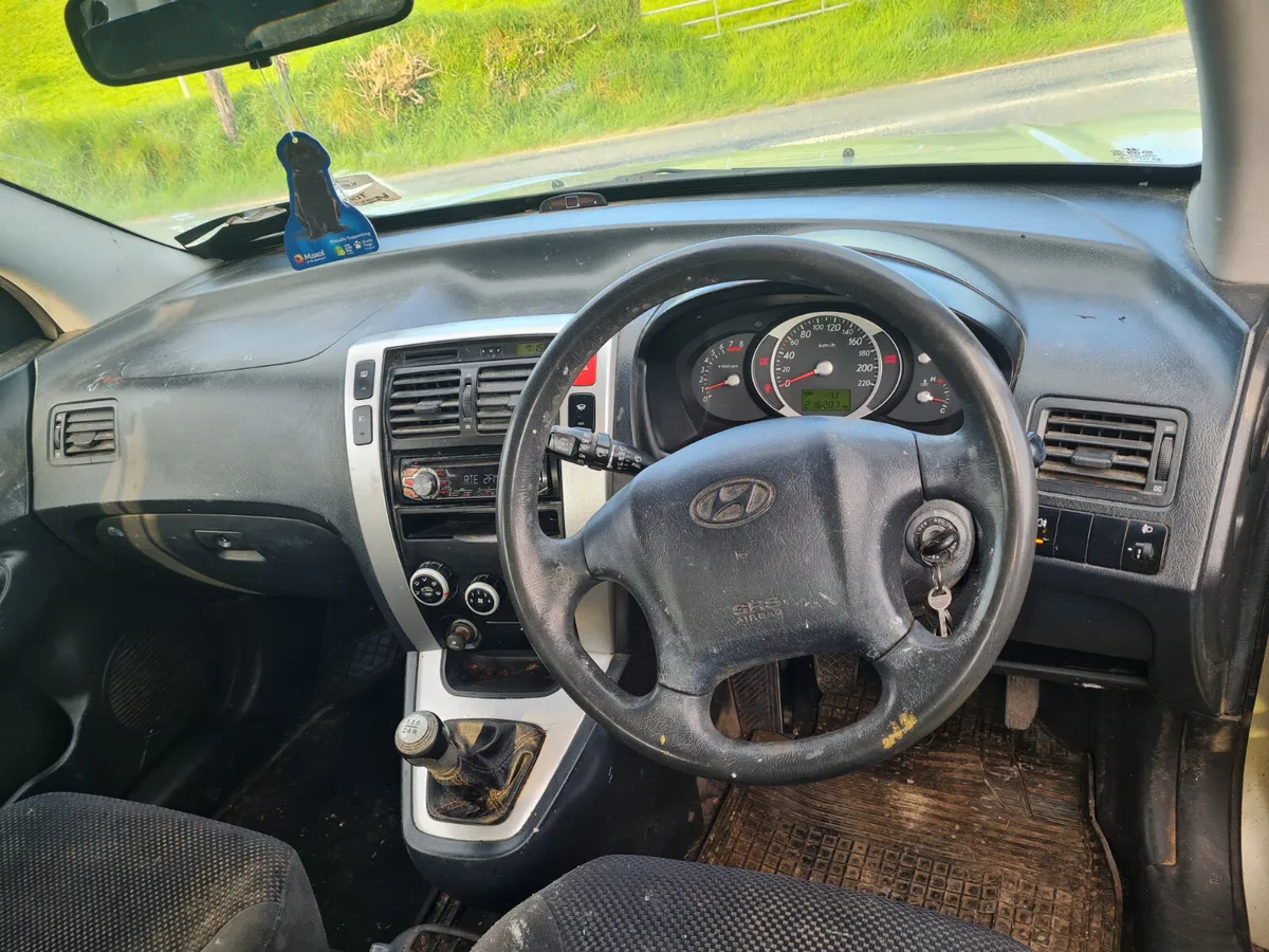 2006 hyundai Tucson 2.0l manual towbar - Image 2