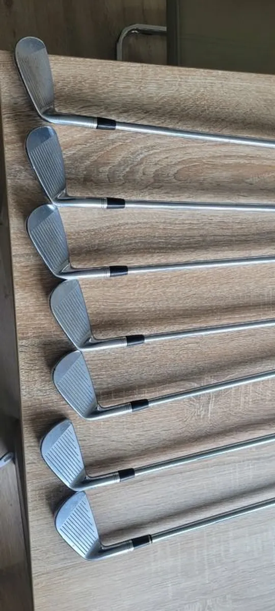 Titleist 735 CM irons 4-P - Image 2