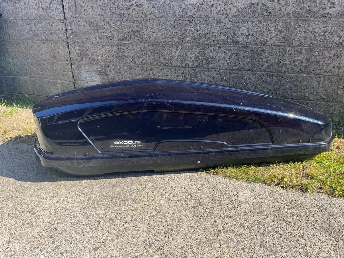 Exodus 470L roof box and Thule roof bars - Image 3