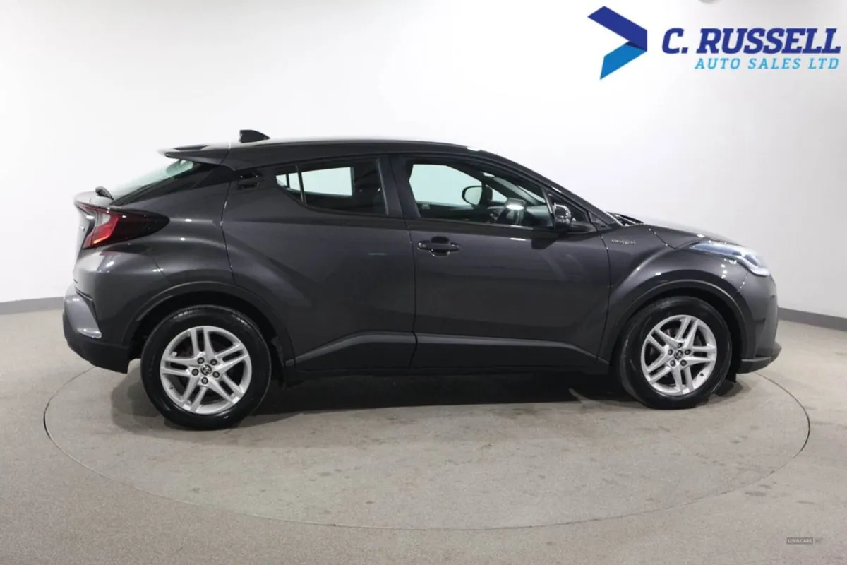 Toyota C-HR Hatchback - Image 4