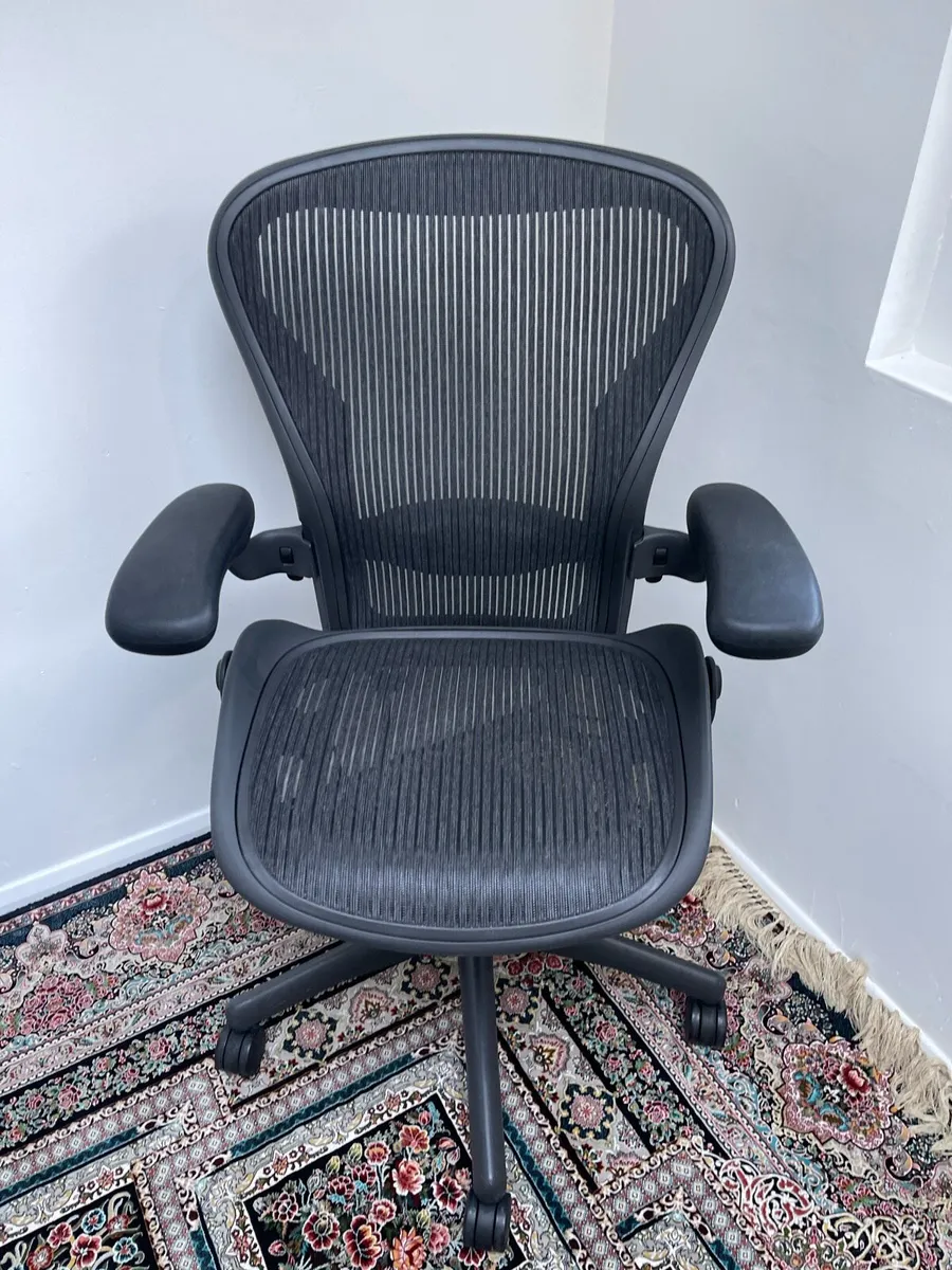 Herman Miller Aeron Size B Office Chair - Image 3